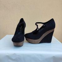 Scarpe a zeppa con plateau 