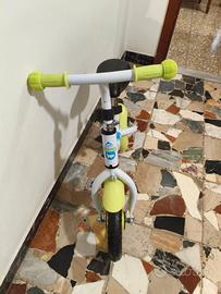 Bici senza pedali bianca e verde