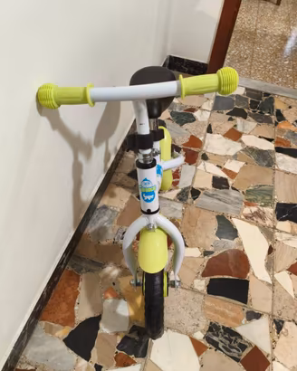 Bici senza pedali bianca e verde