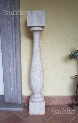 Colonnina in marmo