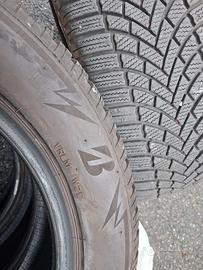 Pneumatici Invernali BRIDGESTONE 215/55 R17 usati