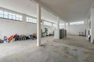 CAPANNONE A MEDIGLIA