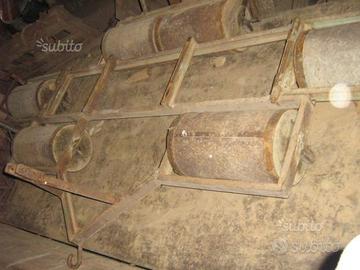 Rullo compattatore vecchio dopo semina