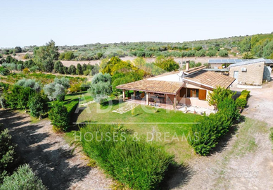 Villa con grande giardino a 25 minuti da Cagliari