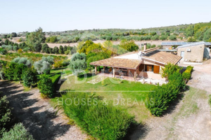 Villa con grande giardino a 25 minuti da Cagliari