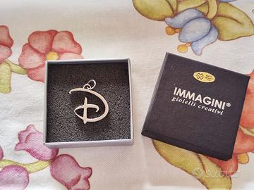 CIONDOLO DISNEY Buckle Down lettera D, pendente