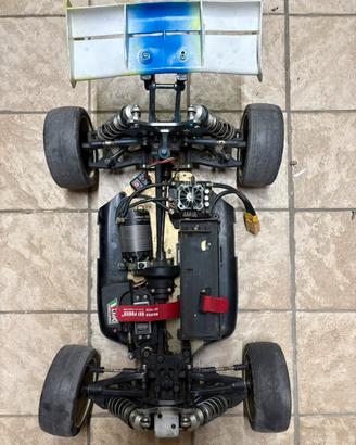 Mugen MBX7 ECO 1/8 4WD Racing con modifiche.