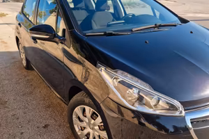 PEUGEOT 208 2019