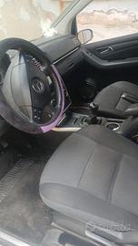 auto con pezzi sostituiti da 1 mese tagliandata 