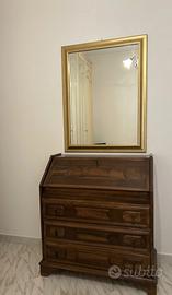 Scrittoio a ribalta in stile classico