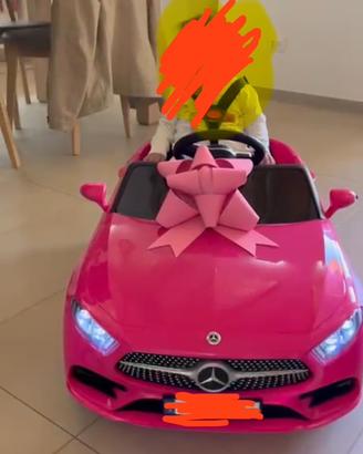 Mercedes fucsia