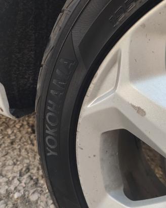 4 gomme Yokohama advan fleva 195 50 r15