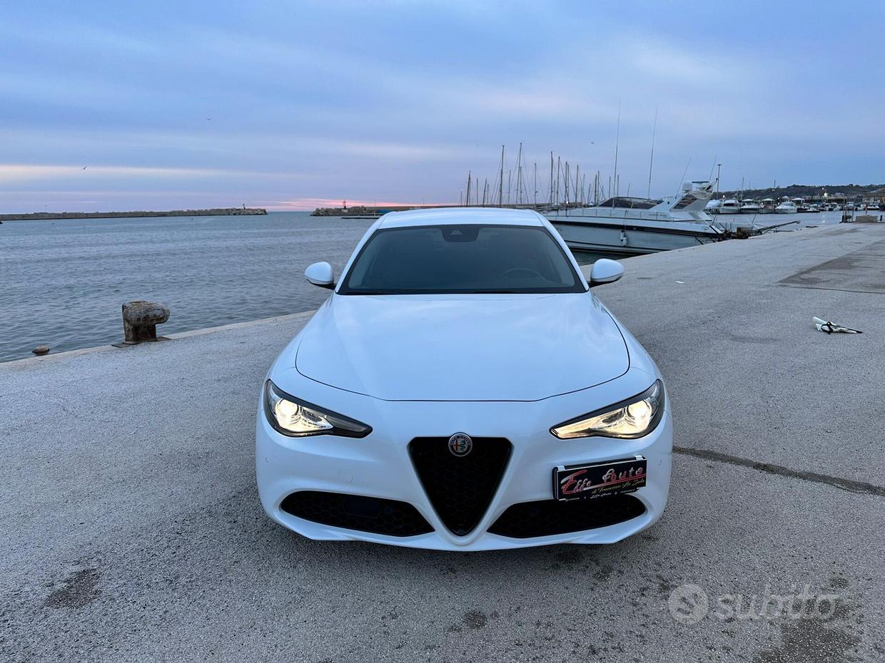 Alfa Romeo Giulia (2016)
