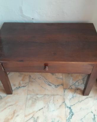 Tavolino classico in legno