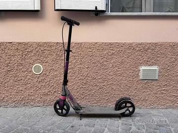 Monopattino a spinta pieghevole in alluminio