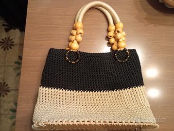 Borsa fatta interamente a mano