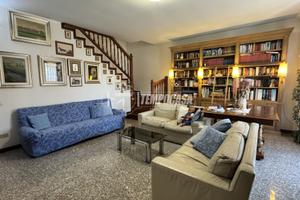 RIF. 497 - VILLA A SCHIERA CON GIARDINO E BOX DOPP