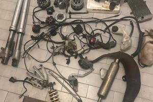 Derbi gpr 50 pezzi smembro ricambi