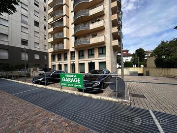 GARAGE IN VIALE LEDRA