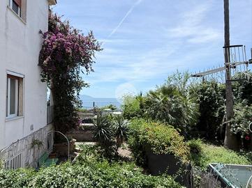 2 LOCALI A NAPOLI