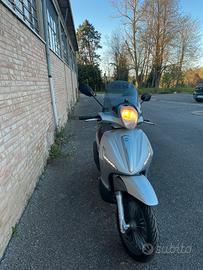 Beverly 300