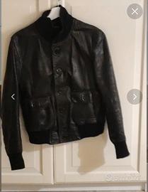 Giubbotto pelle nera con bottoni