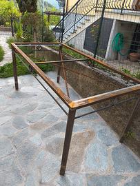 Tavolo in ferro per giardino 