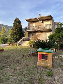 Villa di 333 m² con più di 5 locali a Terracina