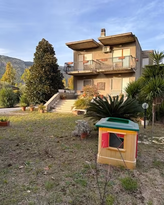 Villa di 333 m² con più di 5 locali a Terracina