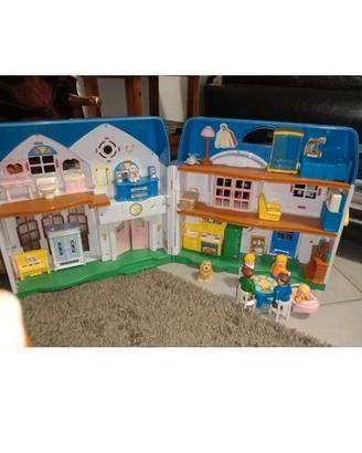 Casa bambole valigetta ricca di accessori 