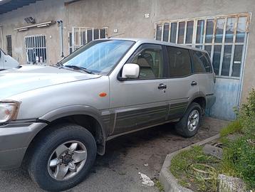 Nissan Terrano Deluxe: leggere bene descrizione
