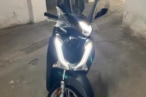Honda SH 125 ABS nero opaco -  condizioni ottime