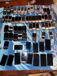 Lotto cellulari vintage e smartphone  – 61 pezzi