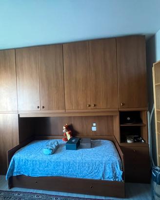 Camera con armadio a ponte