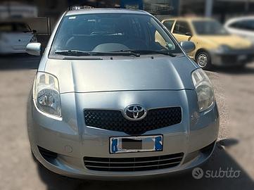 Toyota Yaris 1.0 5 porte