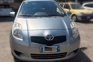 Toyota Yaris 1.0 5 porte