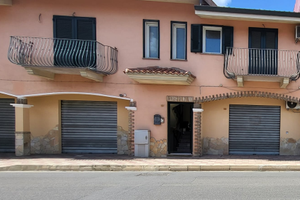 Locale commerciale posizione strategica Villasor