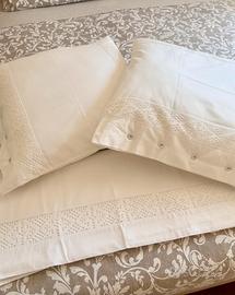 Set lenzuolo matrimoniale con due cuscini 60 x 60