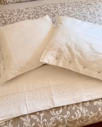 Set lenzuolo matrimoniale con due cuscini 60 x 60