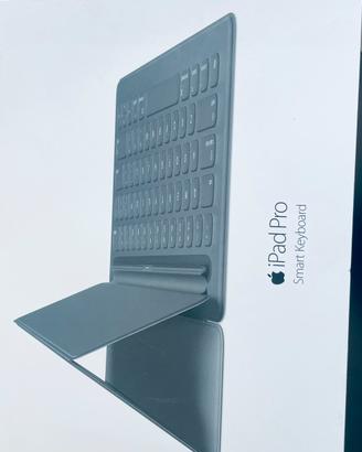 Smart keyboard apple