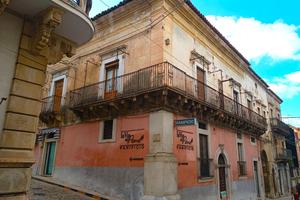 Immobile storico nel cuore di comiso - rif. 372