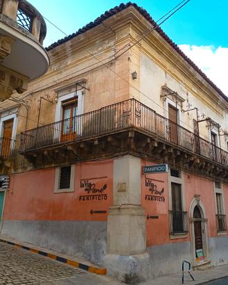 Immobile storico nel cuore di comiso - rif. 372