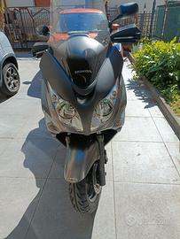 Scooter Honda SW-T400