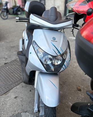 Piaggio Beverly 250