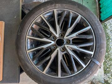 Cerchi in lega 18” (n. 4) gommati Michelin