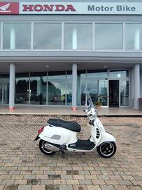 Piaggio Vespa 300 GTS Super ABS