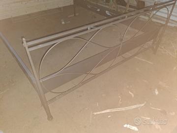 struttura letto matrimoniale