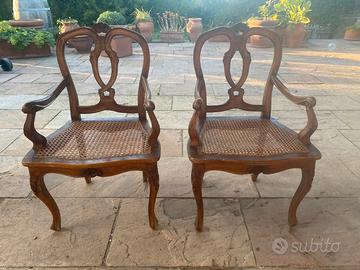 Due poltroncine in legno e paglia di Vienna