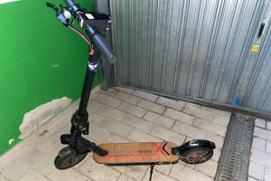 Monopattino Elettrico Kronos 2.0 Usato