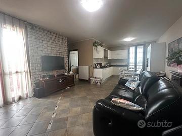 Apprtaemnto su due livelli con ampi terrazzi